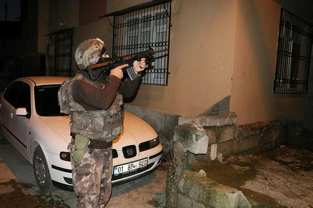Adana'da PKK'ya operasyon! 7 kişiden 3'ü tutuklandı