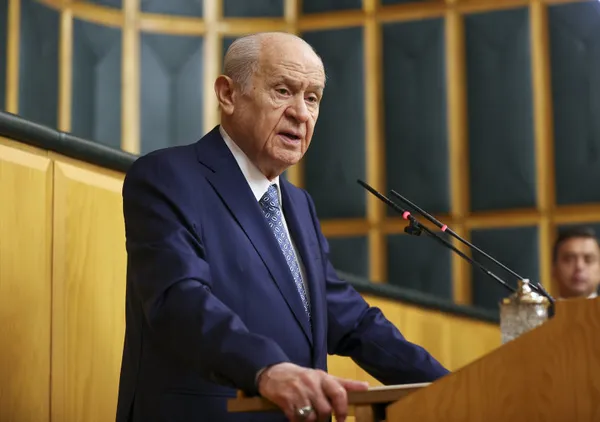 son-dakika-baskan-erdoganin-yeniden-adayligi-mizikcilara-devlet-bahceliden-hukuk-dersi-yasaya-da-anayasaya-da-1675155350963.jpg Son dakika: Başkan Erdoğan'ın yeniden adaylığı! Mızıkçılara Devlet Bahçeli'den hukuk dersi: Yasaya da, anayasaya da uygundur-10