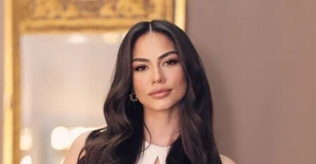 'Çeşme'den para akıyor: Demet Özdemir'in yaz tatil için kiraladığı villa fiyatı dudak uçuklattı!