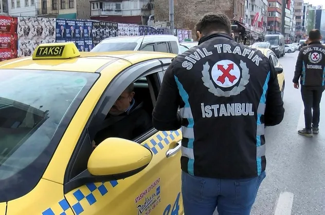 Ceza yiyen taksiciden meslektaşlarına tuhaf tepki: Hepsi gaspçının şerefsizin teki