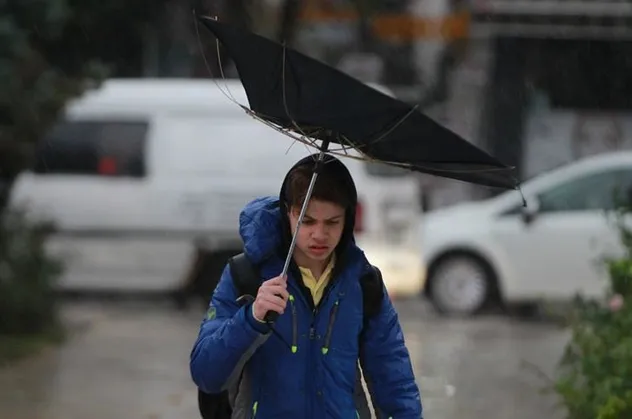 HAVA DURUMU | Meteorolojiden kuvvetli rüzgar ve sağanak uyarısı | 8 Eylül İstanbul'da hava nasıl olacak?