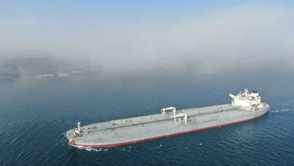 istanbul-bogazinin-marmara-denizi-girisinde-yogun-sis-her-yer-beyaz-ortuyle-kaplandi-1612624085173.jpeg İstanbul Boğazı'nın Marmara denizi girişinde yoğun sis! Her yer beyaz örtüyle kaplandı...-5