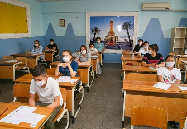 1-donem-sinavlar-iptal-mi-oldu-ilkokul-ortaokul-lise-sinavlar-ertelendi-mi-okul-sinavlari-nasil-olacak-1605786845612.jpg