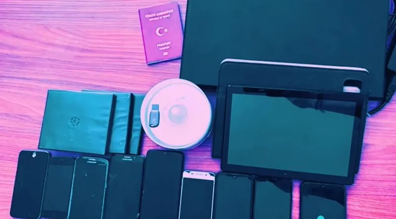 gocmen-kacakcilarina-kalkan-25-darbesi-149-umut-tacirinden-42si-tutuklandi-her-an-enselerindeyiz-1719900071258.jpeg Göçmen kaçakçılarına Kalkan-25 darbesi! 149 umut tacirinden 42'si tutuklandı... "Her an enselerindeyiz"-3