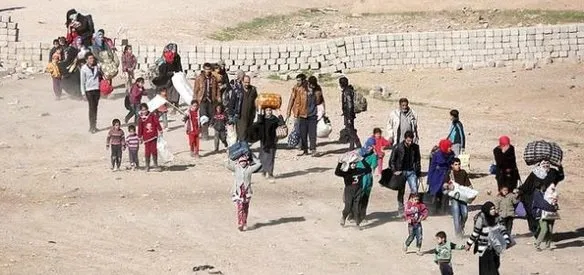 Irak'ta Musul'un batı yakasının DEAŞ'tan geri alınmasına yönelik askeri operasyonlar devam ederken son 24 saat içinde 12 binden fazla kişi evlerini terk etmek zorunda kaldı.