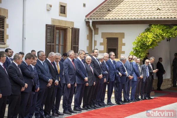 Seçim sonrası ilk yurt dışı ziyareti: Başkan Erdoğan, Kuzey Kıbrıs'ta! Dikkat çeken pankart: Sevdamız Mavi Vatan - 37