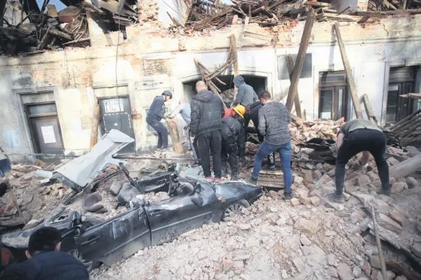 Bodrum’da pandemi nedeniyle yaşanan yoğunluk yılbaşının etkisiyle daha da arttı (Yurttan haberler)-4