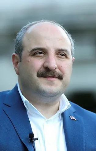 Bakan Mustafa Varank şehit ağabeyini ve 15 Temmuz gecesi yaşadıklarını anlattı: Son anına kadar cesurca mücadele etti