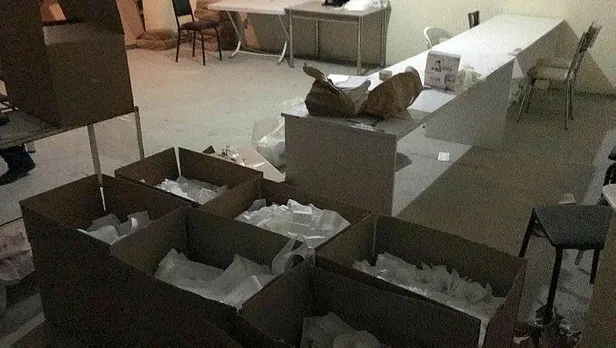 koronavirus-firsatcilarina-gecis-yok-kocaelide-kacak-uretilen-15-bin-maske-ele-gecirildi-1586201083598.jpeg Koronavirüs fırsatçılarına geçiş yok! Kocaeli'de kaçak üretilen 15 bin maske ele geçirildi-1