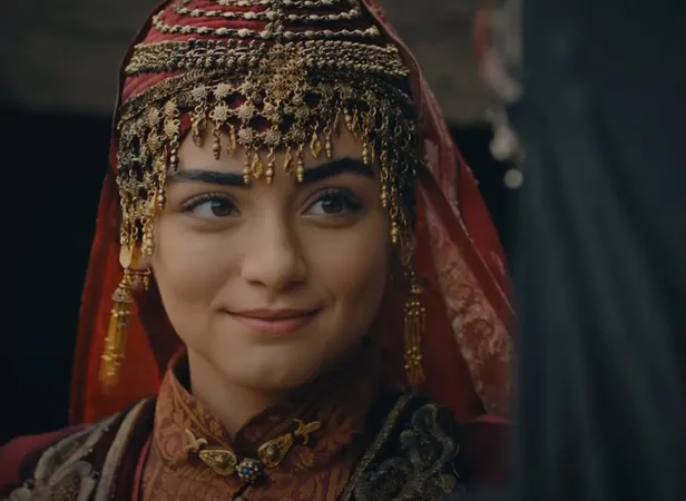 bala-hatun-ve-malhun-hatun-kimdir-kurulus-osman-ozge-torer-kimdir-kac-yasinda-osman-beyin-esleri-1612961587335.jpg Bala Hatun ve Malhun Hatun kimdir? Kuruluş Osman Özge Törer kimdir, kaç yaşında? Osman Bey'in eşleri...-6