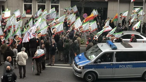 almanya-anayasayi-koruma-teskilati-raporunda-teror-orgutu-pkk-vurgusu-1623857298647.jpeg Almanya Anayasayı Koruma Teşkilatı Raporu'nda "terör örgütü PKK" vurgusu!-3