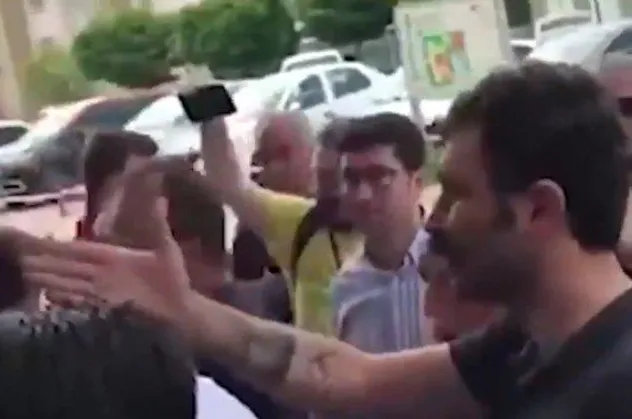 HDPKK'nın vekili Barış Atay Çorlu'da vatandaşın üzerine yürüdü