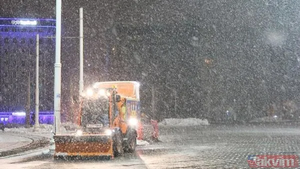 Meteoroloji İstanbul'u şimdi de turuncu kod ile uyardı! Kar yağışı devam edecek mi? | 25 Ocak 2022 HAVA DURUMU - 37