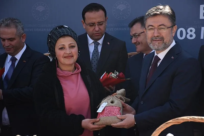 Başkan Erdoğan, Bakan Yumaklı'nın Bartın'da katıldığı seçim irtibat bürosu açılışına telefonla bağlandı: 31 Mart'ta AK Partimiz zaferle çıkacak-3