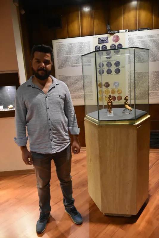 tam-2-bin-300-yillik-ask-tanrisi-eros-figuru-ilk-kez-sergileniyor-1656487717838.jpg Tam 2 bin 300 yıllık! Aşk tanrısı 'Eros' figürü ilk kez sergileniyor-8