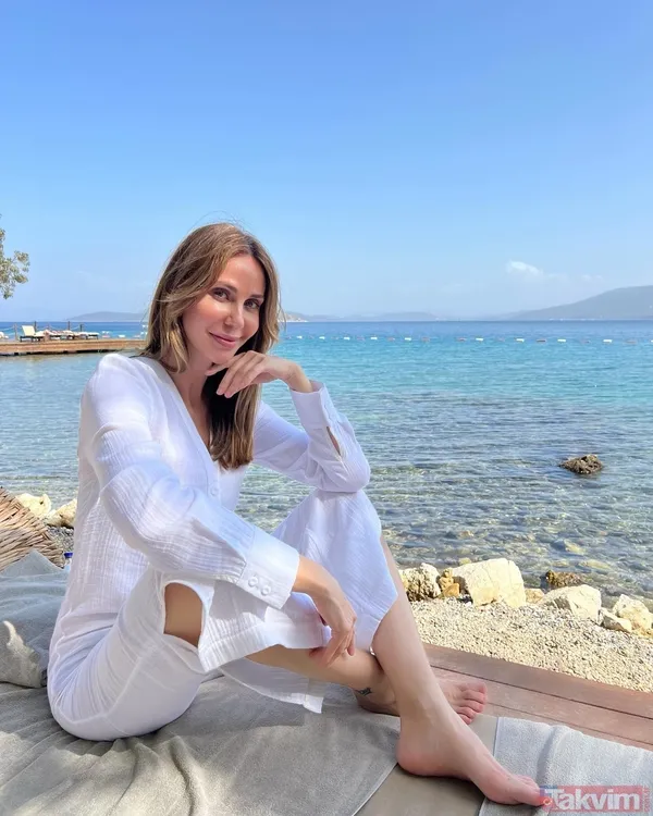 Tescilli güzel Demet Şener’in yeni imajı “İşte bu” dedirtti! İlk yorum Petek Dinçöz ve Sibel Taşçıoğlu’ndan! - 6