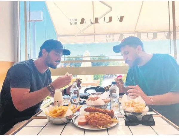 Esra Oflaz Londra'daki Royal Ascot adlı at yarışlarını takip etti-10