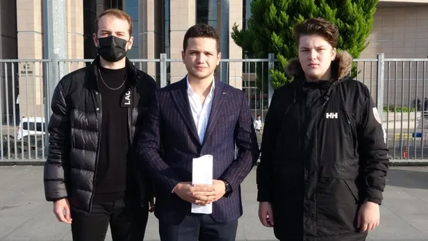 universite-ogrencisinden-lutfu-turkkan-hakkinda-suc-duyurusu-elindeki-balonu-patlatti-bu-sahsin-milliyetciligi-balon-gibi-patladi-1636382698268.jpeg Şehit yakınına sinkaflı küfreden İYİ Partili Lütfü Türkkan hakkında suç duyurusu: “Bu şahsın milliyetçiliği balon gibi patladı”-3