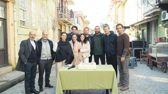 1705788359222.jpeg Petek Dinçöz'den yeni yılda yeni proje! Sevenlerine sürpriz yaparak arabesk projesini hayata geçirdi-11