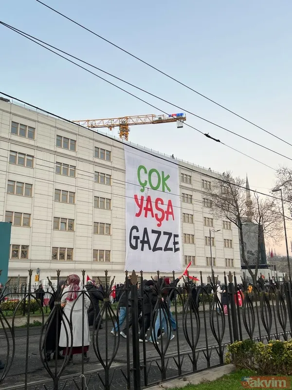 Binler Galata'ya akın etti... İstanbul'dan Aksa'ya direnişe bin selam! | Alandan tarihi kareler - 10