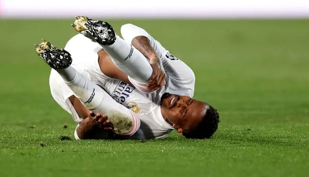 SON DAKİKA: Real Madridli futbolcu Eder Militao yeni tip koronavirüse yakalandı-2