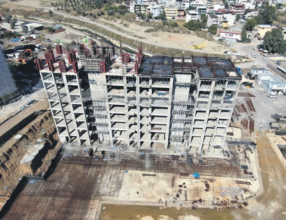 CHP’li başkanların villa ağı deşifre! İZBETON’da 660 milyonluk aklama trafiği | Ümit Erkol’dan Özgür Özel’in yalanını patlatan imza