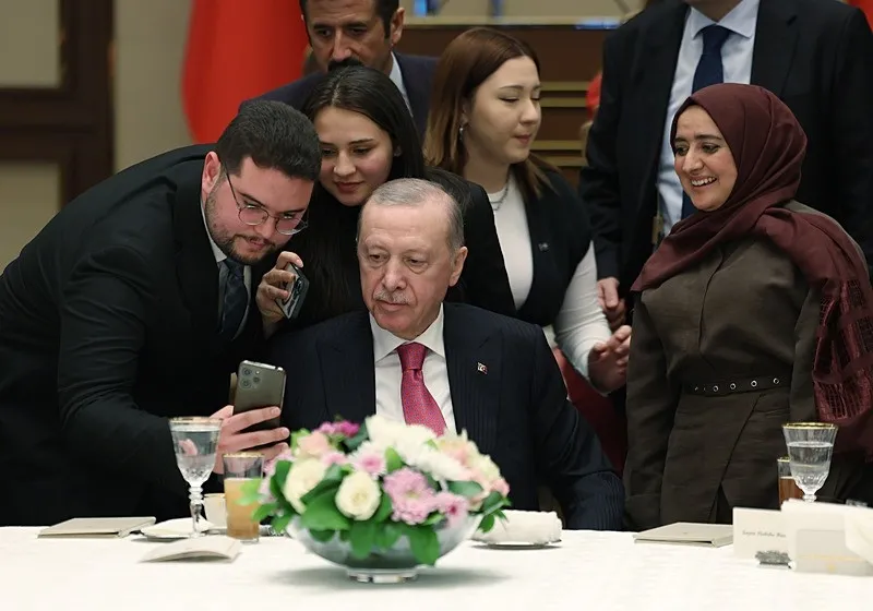 Başkan Erdoğan KYK’lı gençlerle iftarda buluştu: Türkiye her alanda büyük atılım içinde-5