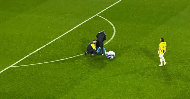 Fenerbahçe'de sakatlık şoku! Yıldız futbolcu maça devam edemedi