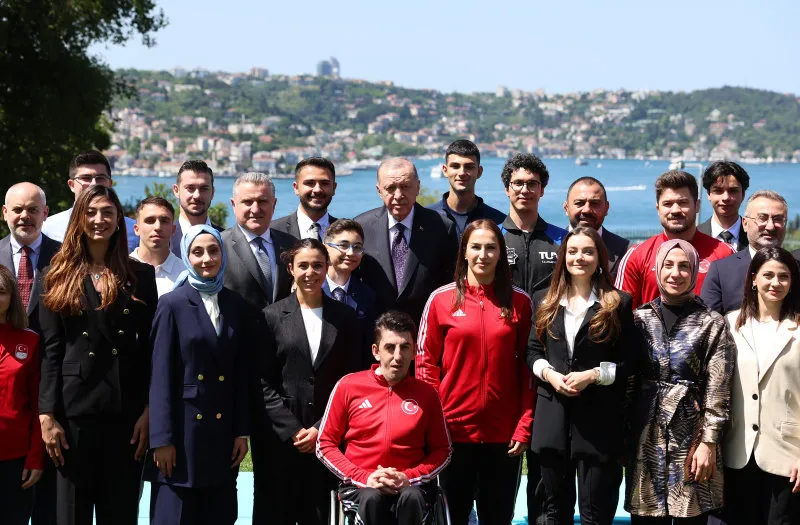 Başkan Erdoğan'dan '19 Mayıs Gençlik Buluşması'nda önemli açıklamalar | 'Kenetlenin' çağrısı... "Kardeşlik hukukunuzu geliştirin"-2