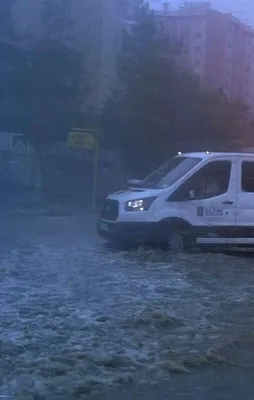 İstanbul'da afet! Caddeleri su bastı