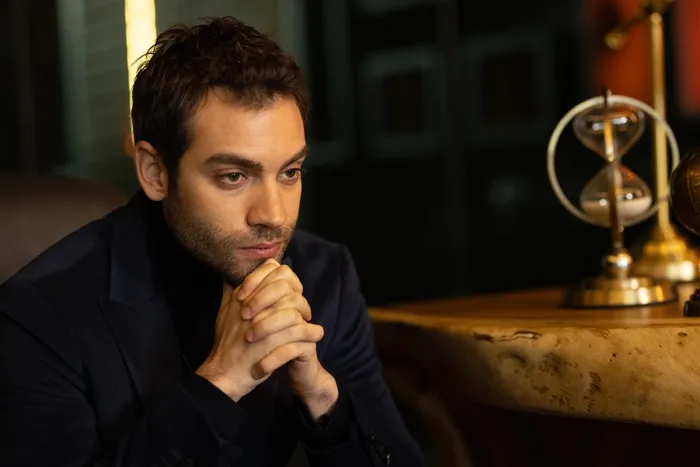 safir-18-bolum-fragmani-yayinlandi-abim-degilsin-artik-bu-saatten-sonra-her-seyi-bekle-benden-1703579289144.jpg Safir 18. bölüm fragmanı yayınlandı: “Abim değilsin artık! Bu saatten sonra her şeyi bekle benden”-6