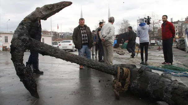 Ağı çeken balıkçılar donup kaldı! Herkes limana koştu-1