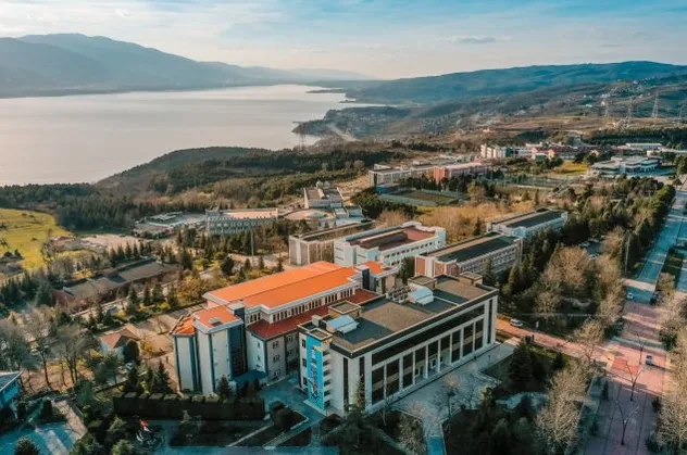 Sakarya Üniversitesi 25 öğretim üyesi alımı yapacak! İlan yayınlandı