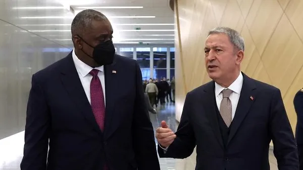 son-dakika-milli-savunma-bakani-hulusi-akar-abdli-mevkidasiyla-gorustu-1658765539447.jpg Son dakika: Milli Savunma Bakanı Hulusi Akar'da yoğun tahıl diplomasisi-2