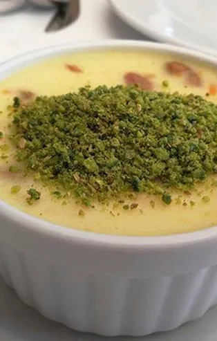 İftar sofralarını tatlandıran keşkül tarifi!