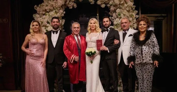 59 yaşındaki Seda Sayan ve Çağlar Ökten Beşiktaş’ta evlendi: Nihat şahitleri ise Safiye Soyman ile Esra Özmen oldu