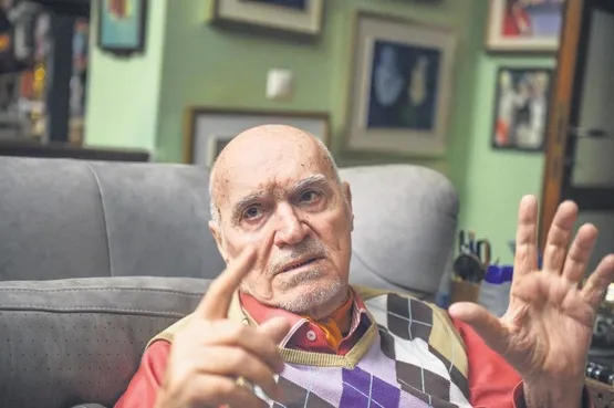 ece-erken-hincal-ulucun-elestirisinden-sonra-bir-skandala-daha-imza-atti-1582846582435.jpeg Ece Erken, Hıncal Uluç'un eleştirisinden sonra bir skandala daha imza attı!-1