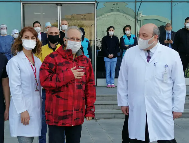 Son dakika: Prof. Dr. Oğuz Özyaral koronavirüsü yendi: Hayat değerli evden çıkmayın!-1