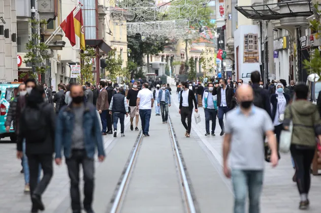 Son dakika: 20 yaş altı ve 65 yaş üstü sokağa çıkma yasağı hangi illerde kalktı? Ne zaman başlayacak?