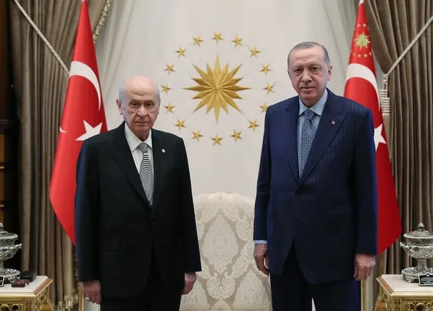 Başkan Erdoğan MHP Genel Başkanı Devlet Bahçeli'yi Cumhurbaşkanlığı Külliyesi'nde kabul etti-1