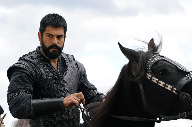 Kuruluş Osman 33. yeni bölümde Kayı Obası’nda kılıçlar çekiliyor, Selcan Hatun geri geliyor! Son bölümde neler oldu?