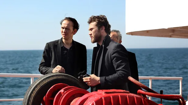 cukur-ekibinden-kimsenin-ummadigi-yeni-proje-bir-daha-benzeri-gelmez-denmisti-ancak-beklenen-oluyor-1634048253942.jpg Çukur ekibinden kimsenin ummadığı yeni proje! Bir daha benzeri gelmez denmişti ancak beklenen oluyor-5