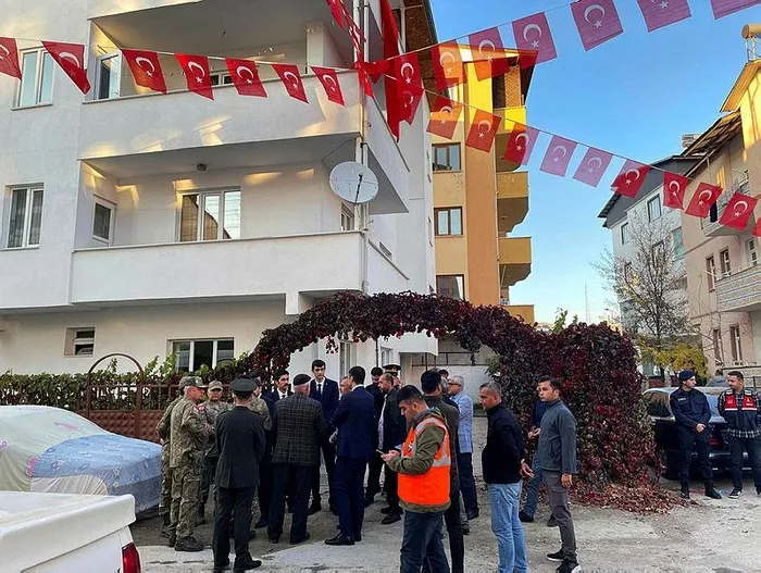 MSB acı haberi duyurdu: Van'da teröristlerin yola döşediği patlayıcının infilak etmesiyle bir asker şehit oldu-2