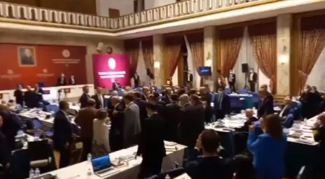 Son dakika: TBMM'de gerginlik! MHP'li Olcay Kılavuz "Selahattin Demirtaş teröristtir" dedi HDP'liler çıldırdı-3