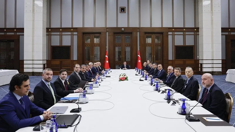 son-dakika-hazine-ve-maliye-bakani-mehmet-simsekten-dezenflasyon-aciklamasi-eylul-icin-rakam-verdi-1716971907901.jpeg Son dakika: Hazine ve Maliye Bakanı Mehmet Şimşek'ten 'dezenflasyon' açıklaması! Eylül için rakam verdi-7