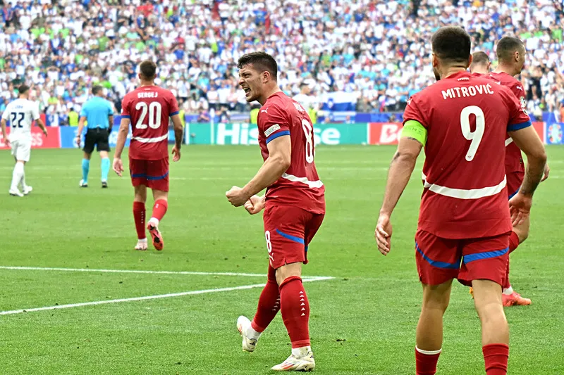 İtalyanlar duyurdu: Fenerbahçe'ye yıldız golcü! En Nesyri beklenirken... - 27