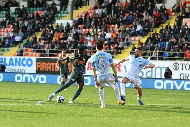 Alanya'da puanlar bölüşüldü! Aytemiz Alanyaspor 1-1 Medipol Başakşehir (MAÇ SONUCU-ÖZET)-5