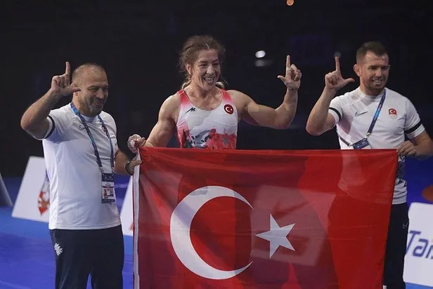 milli-guresci-yasemin-adar-yigit-ikinci-kez-dunya-sampiyonu-turk-kadininin-gucunu-gostermeye-calisiyorum-1663200144628.jpeg