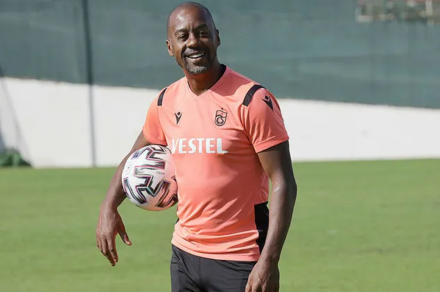 Trabzonspor Teknik Direktörü Eddie Newton İslam'ı nasıl seçtiğini anlattı: Ezan sesi duydum çok etkilendim