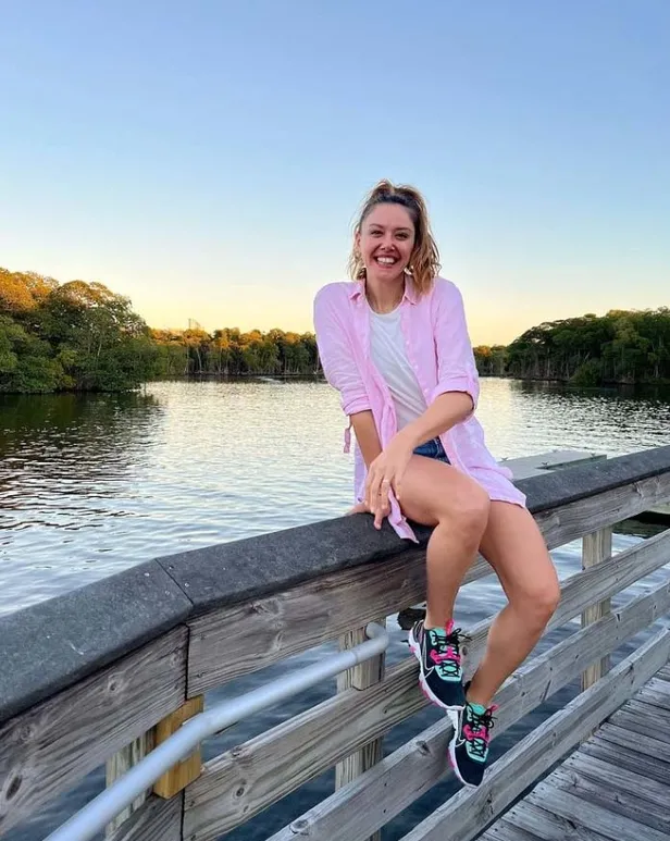 survivor-panaroma-sunucusu-kubra-acil-kimdir-kac-yasinda-evli-mi-seyma-subasi-kardesi-kubra-acil-ile-kus-mu-1642423930810.jpg Şeyma Subaşı kardeşi Kübra Açıl ile küs mü? Survivor Panaroma sunucusu Kübra Açıl kimdir? Kaç yaşında? Evli mi?-6